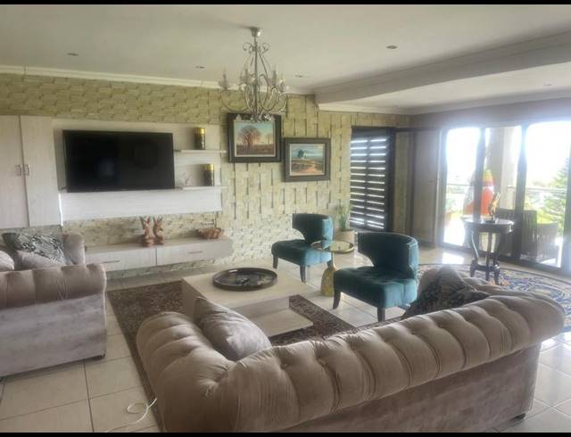 6 BEDROOM HOUSE FOR SALE IN SALT ROCK